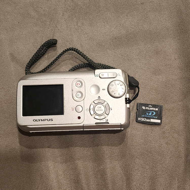 올림푸스 FE-120 빈티지 카메라 작례O 이미지