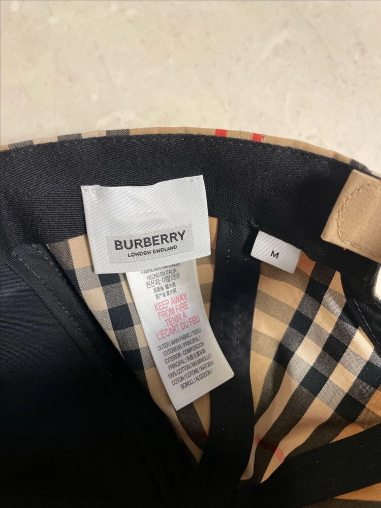 버버리키즈 볼캡 이미지