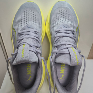 푸마 맥스 쿠셔닝 러닝화 265mm(거의 새상품) /퓨마 매그맥스 런닝화 편하고 가벼운 운동화 이미지