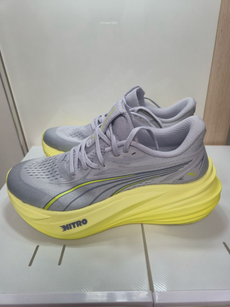 푸마 맥스 쿠셔닝 러닝화 265mm(거의 새상품) /퓨마 매그맥스 런닝화 편하고 가벼운 운동화 이미지