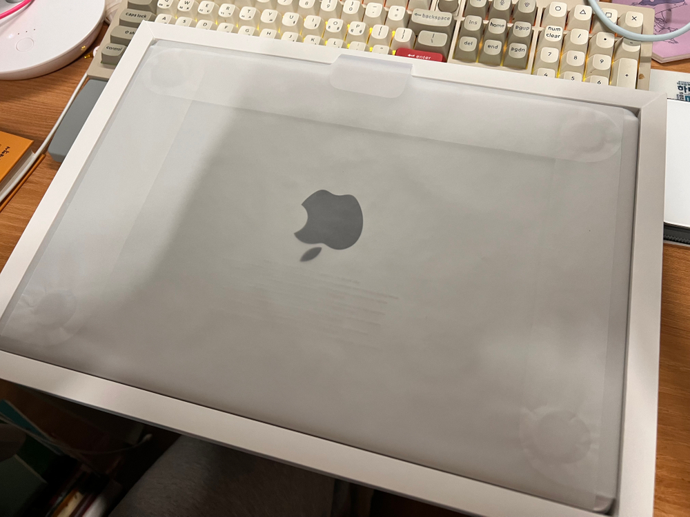 맥북프로 14인치 M3 Pro칩 18GB램 / 512GB 이미지