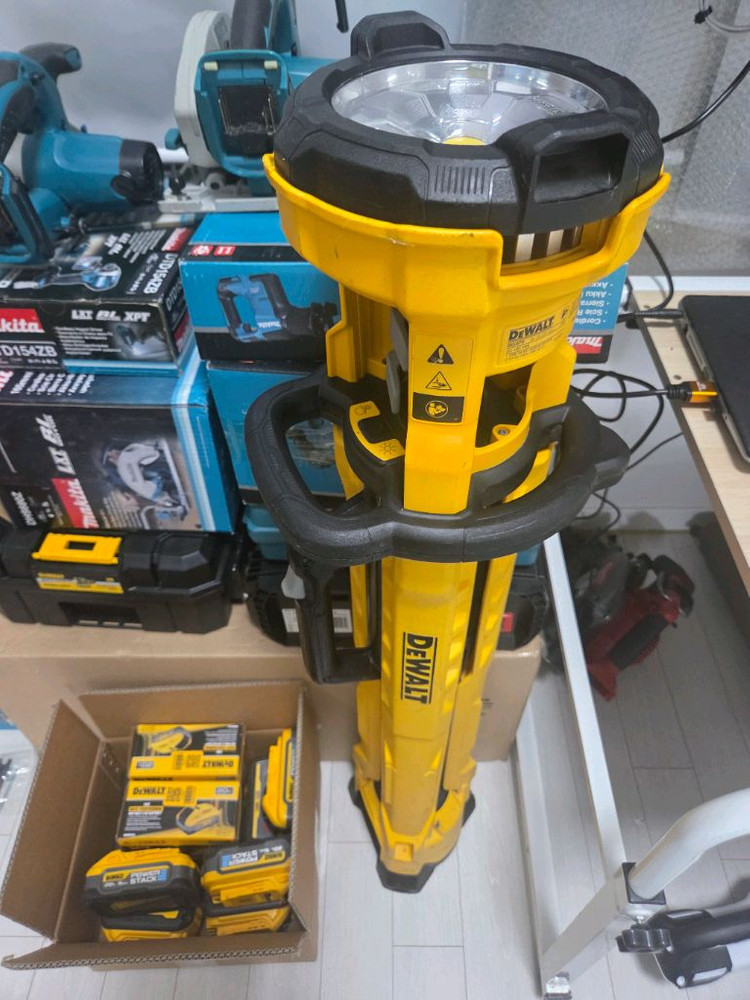 디월트 풀세트 직쏘 컷쏘 그라인더 멀티커터 스킬 월커터 임팩 해머 드릴 실타카 대타카 충전기 배터리 플랜지쏘 이미지