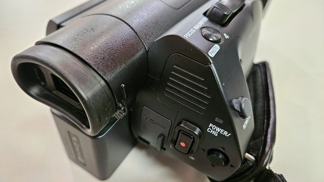 신품급> SONY 소니 4K캠코더 AX700 홈마 콘서트 펜싸 핸디캠 이미지