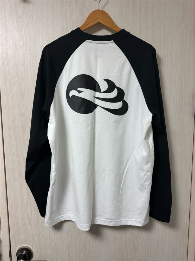 로고 라글란 티셔츠 이미지