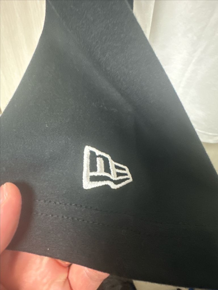 로고 라글란 티셔츠 이미지