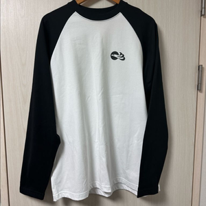 로고 라글란 티셔츠 이미지