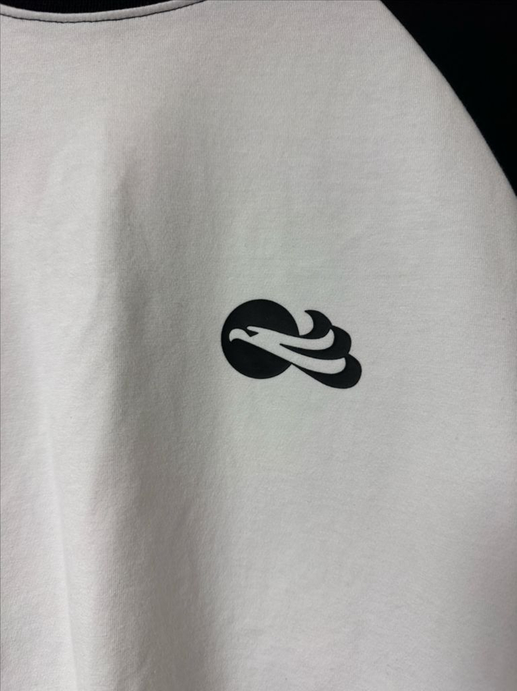 로고 라글란 티셔츠 이미지