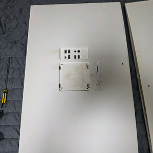 LG 32인치 4K모니터 32UQ750P 두개팝니다 이미지