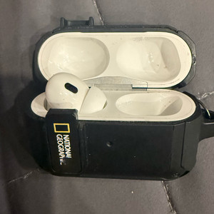 무선 이어폰 프로 2세대 이미지