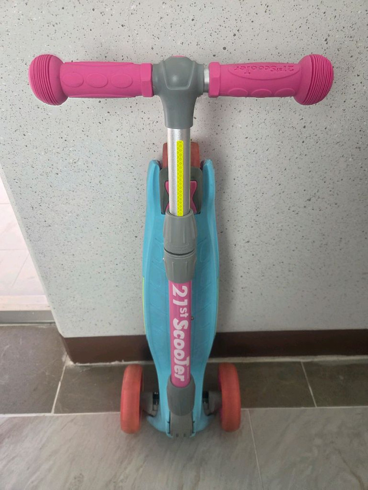 접이식 킥보드 이미지