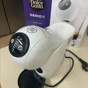네스카페 돌체구스토 커피머신 / 지니오 S 베이직 이미지