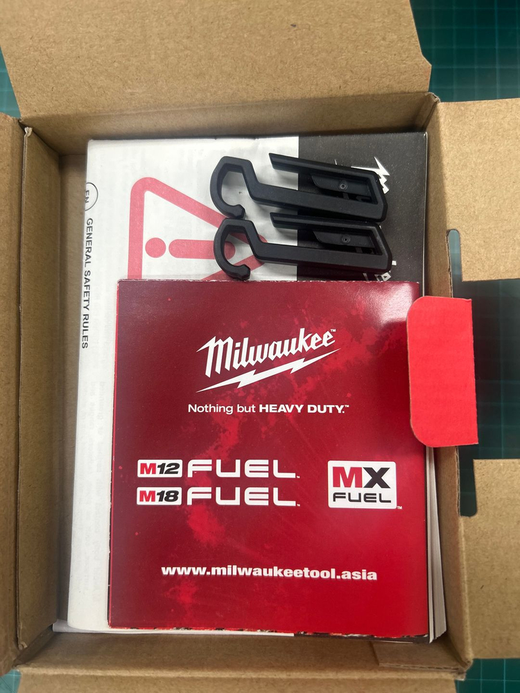 밀워키 L4 HLVIS-301 USB 충전식 LED 헤드랜턴 4V 3.0Ah 헤드라이트 이미지