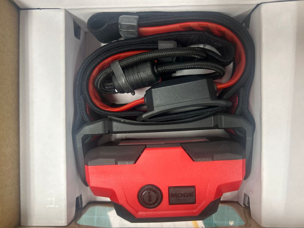 밀워키 L4 HLVIS-301 USB 충전식 LED 헤드랜턴 4V 3.0Ah 헤드라이트 이미지