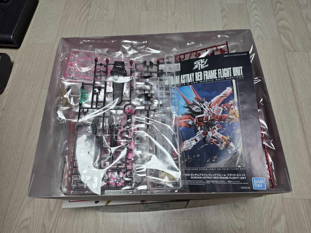 미개봉 건담 프라모델 4세트 팝니다. 이미지