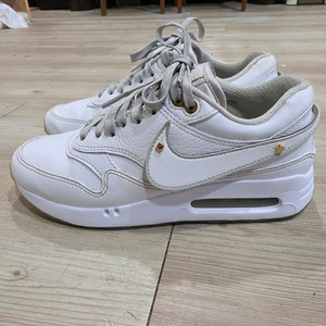 나이키 에어맥스 1 x이스트사이드 콜라보 스파이크리스 골프화 245mm 이미지