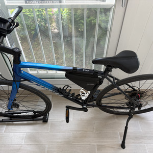 트랙 fx3 하이브리드 자전거. 2023년. L size 이미지