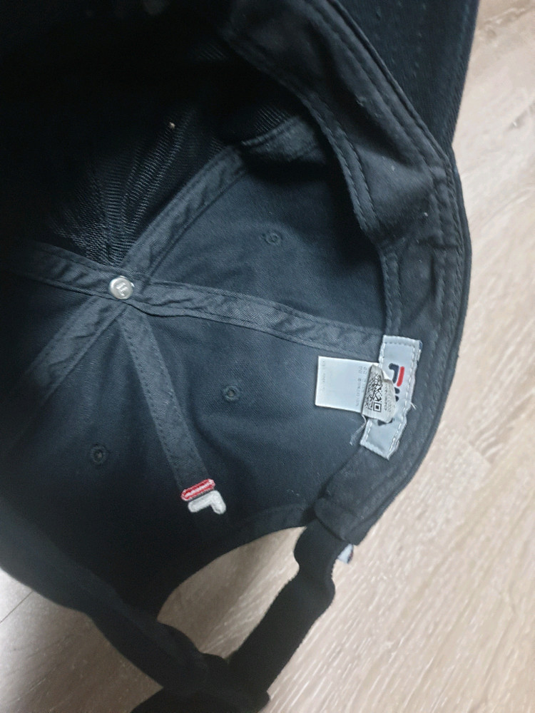 휠라 볼캡 모자 이미지