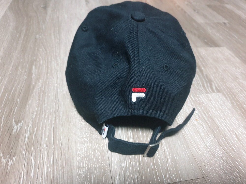 휠라 볼캡 모자 이미지