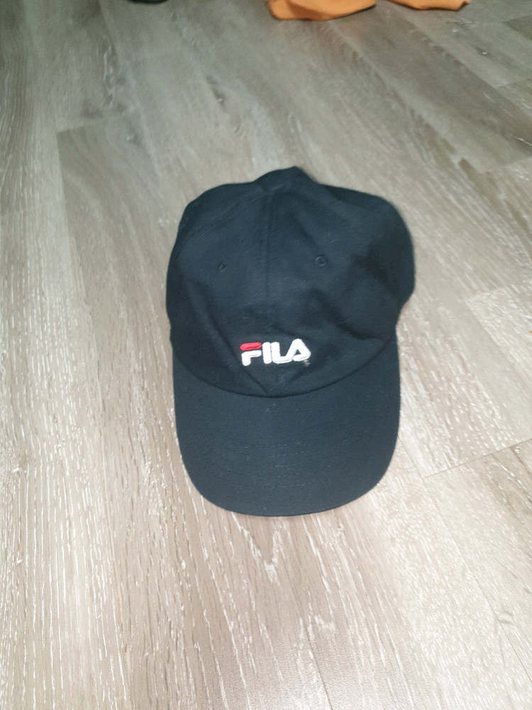 휠라 볼캡 모자 이미지