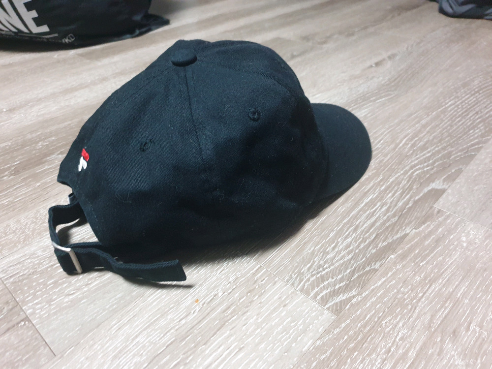 휠라 볼캡 모자 이미지