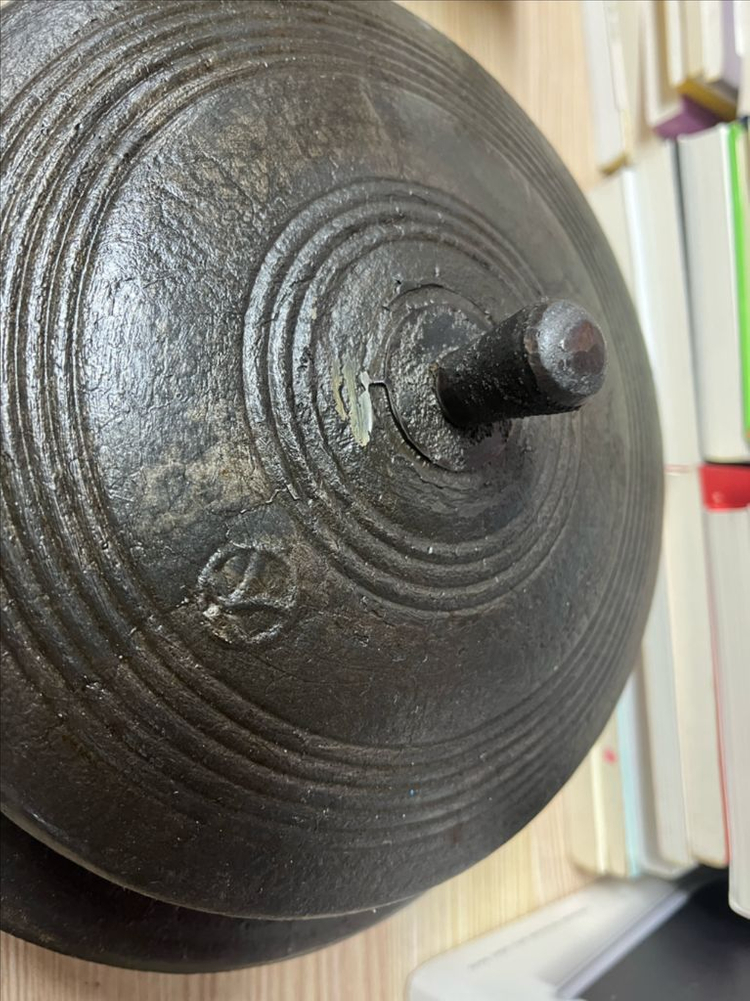 무쇠 솥단지 이미지