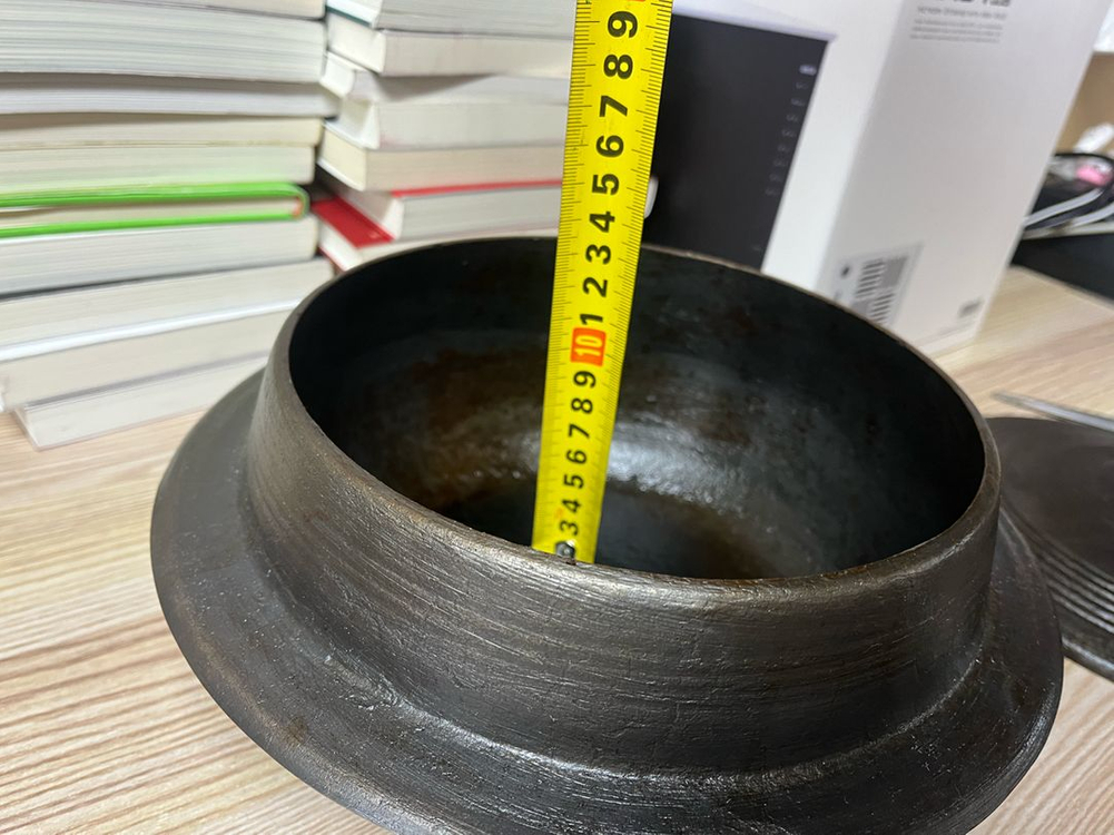 무쇠 솥단지 이미지