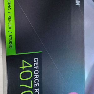 RTX 4070 SUPER 그래픽카드 이미지