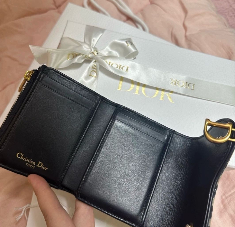 디올 오블리크 3단반지갑팝니다 이미지
