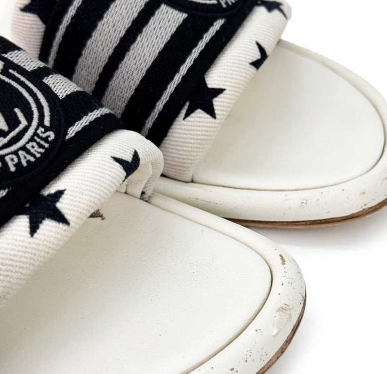 M 루이비통 여성 마그네틱 락잇 슬라이드 슬리퍼 화이트 이미지