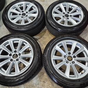 BMW F10 520D 17인치 순정 휠타이어 판매합니다 이미지