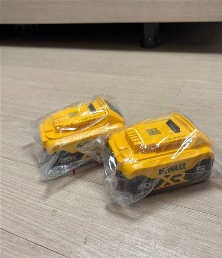 디월트 20V MAX XR 5Ah 배터리 1개/DCB184 이미지