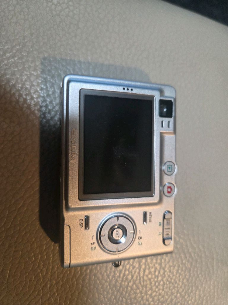 카시오 디지털 카메라 팝니다 충전기x EXZ50 본체만 이미지