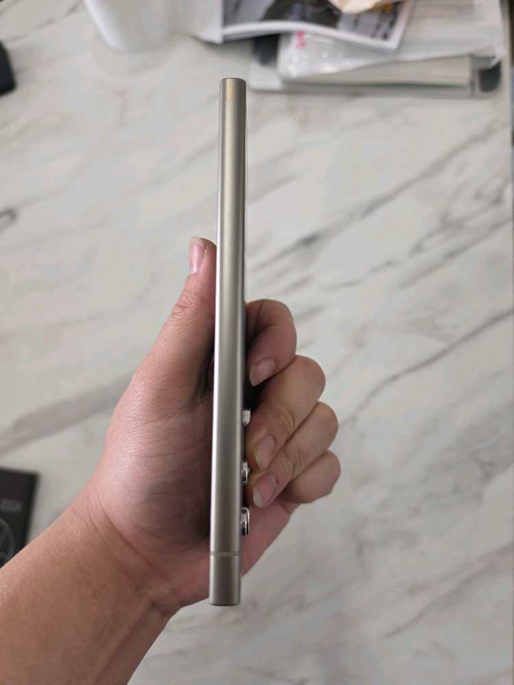 갤럭시 s24울트라 1tb 자급제 + 케이스티파이 케이스 3개, 쿨거 시 네고가능 이미지