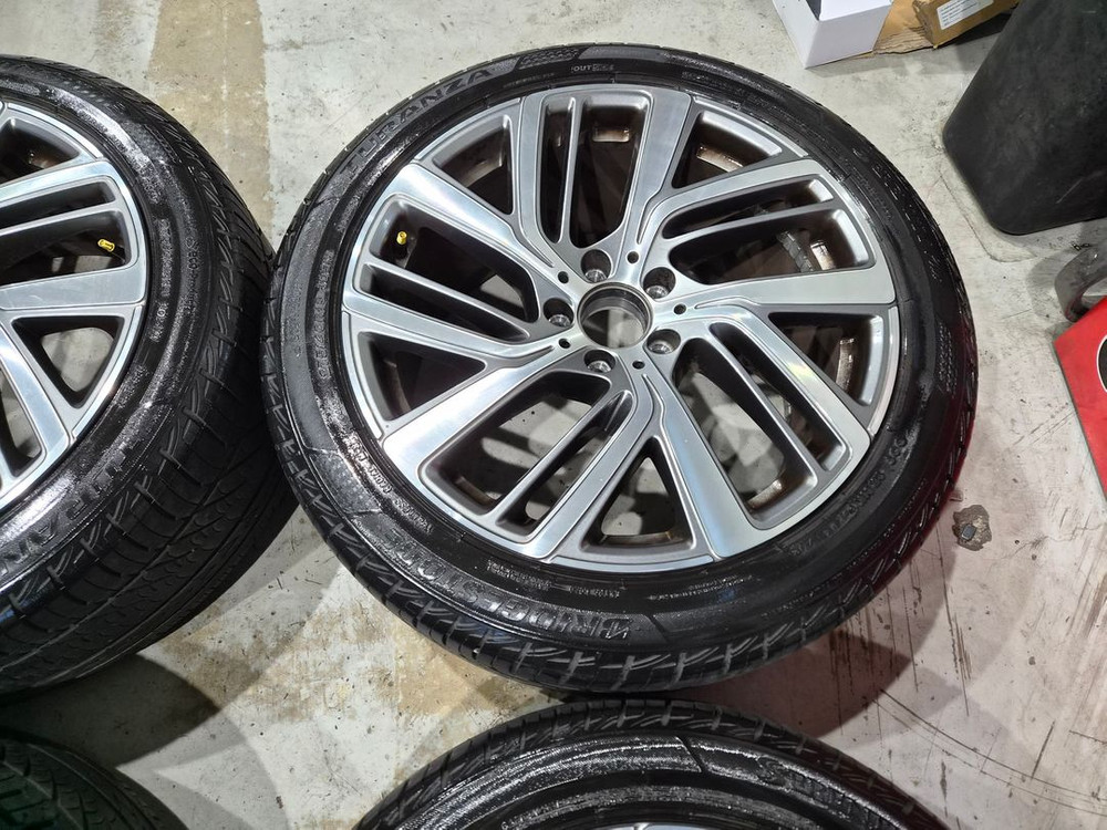 W214 벤츠E클래스 19인치 순정 휠타이어 판매합니다 이미지