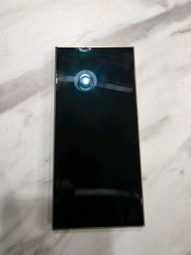 갤럭시 s24울트라 1tb 자급제 + 케이스티파이 케이스 3개, 쿨거 시 네고가능 이미지