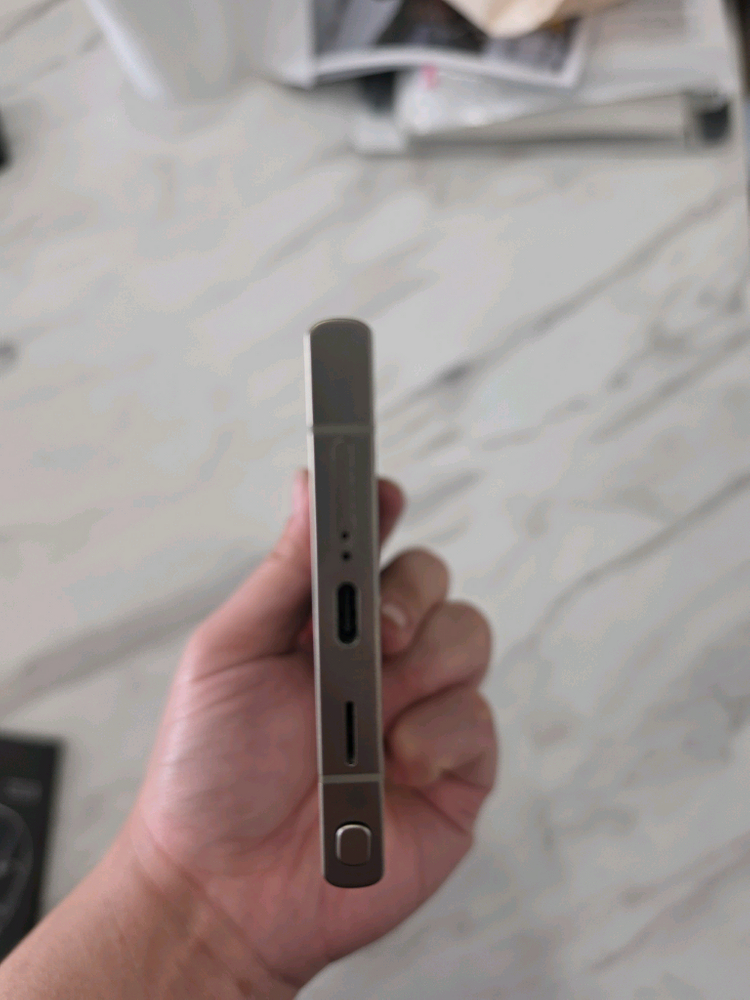 갤럭시 s24울트라 1tb 자급제 + 케이스티파이 케이스 3개, 쿨거 시 네고가능 이미지