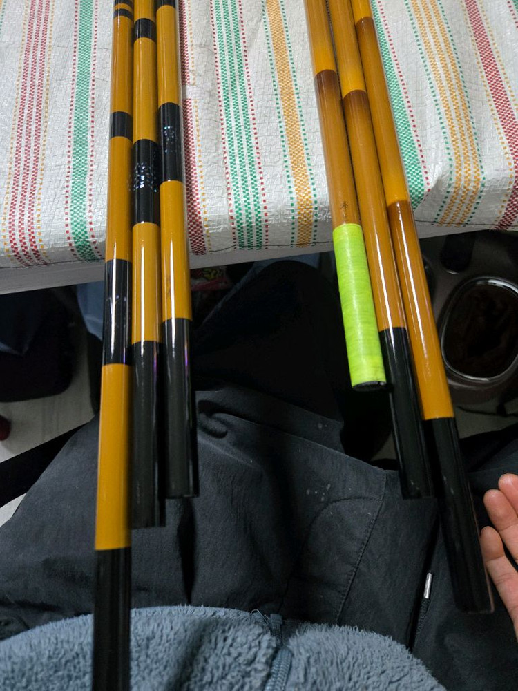 시마노 중층내림낚시 받침대 이미지