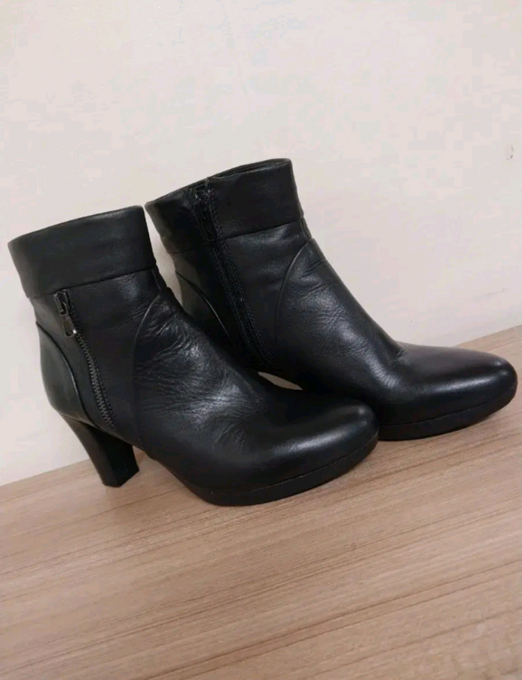 여성 더플렉스 블랙 가죽 앵클부츠 (38 / 240) 이미지