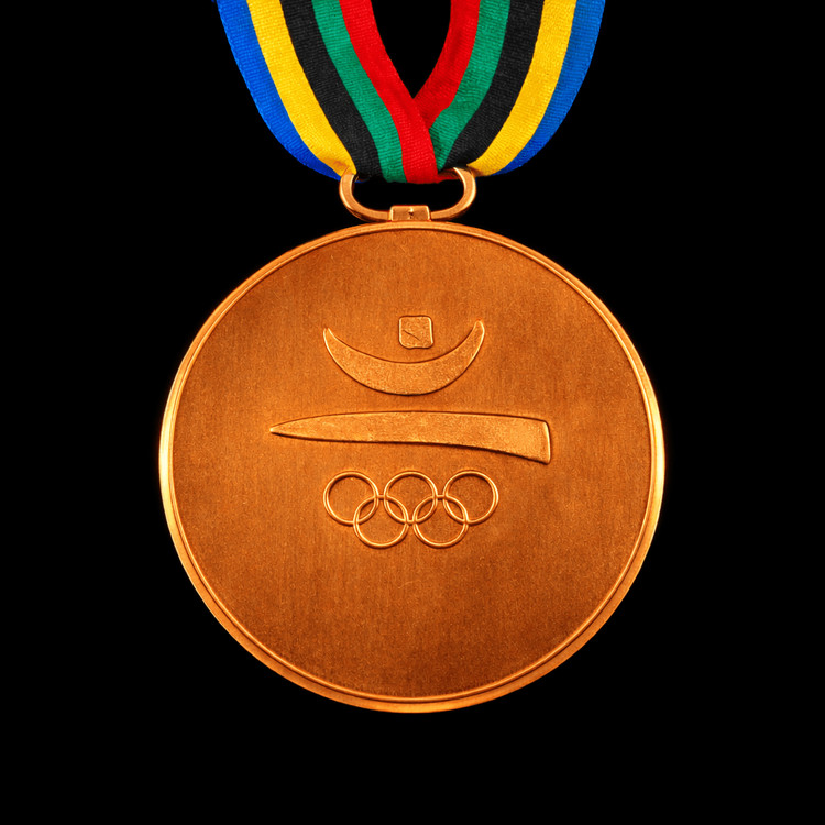 새 1992년 바르셀로나 올림픽 동메달 메달 리본 기념 장식 전시 이미지