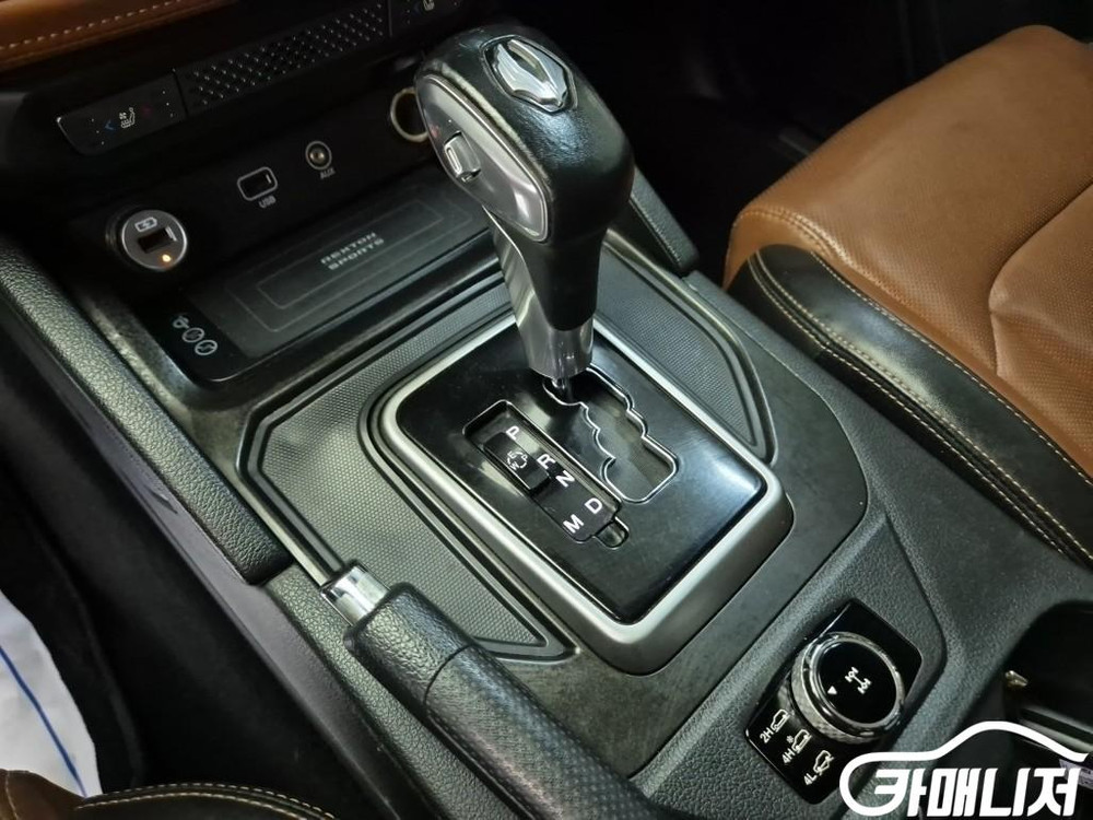 [KG모빌리티(쌍용) ]렉스턴 스포츠 칸 디젤 2.2 4WD 프로페셔널 S (5인승) #4월특가 이미지