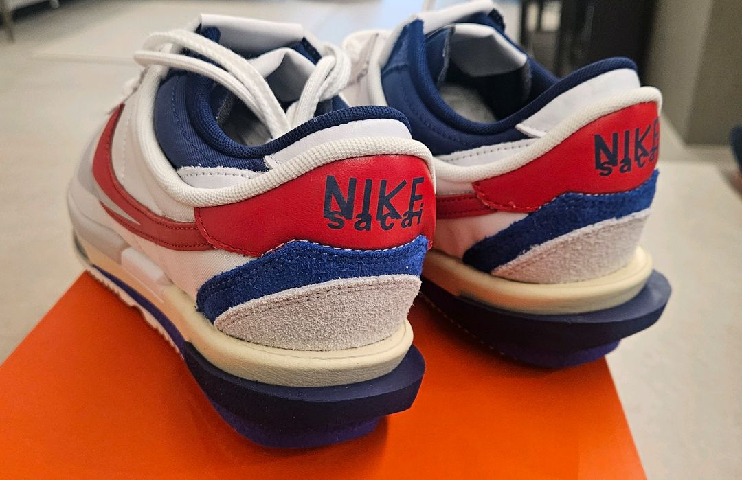 나이키 코리아 사카이 줌 코르테즈 판매합니다. 이미지