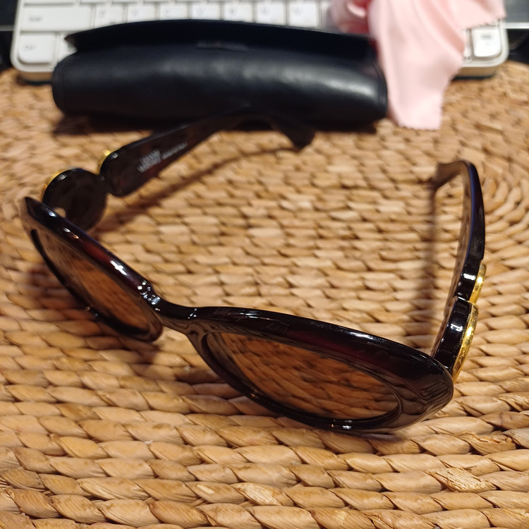 90년대 베르사체 메두사 선글라스 모델527-900 이미지