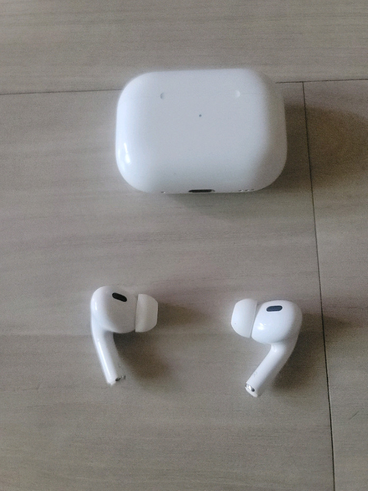 무선 이어폰 프로 2세대 이미지