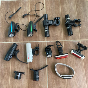 자전거용 전조등. 라이트. 후미등. 백라이트. 종류와 상태에 따라 5천원~19,000원 정도에 팝니다. 이미지