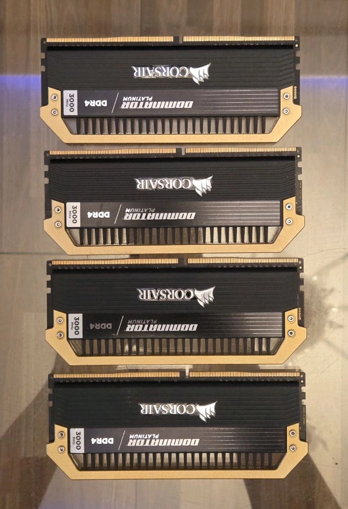 커세어 DDR4 64GB (쿼드킷) 도미네이터 플래티넘 이미지
