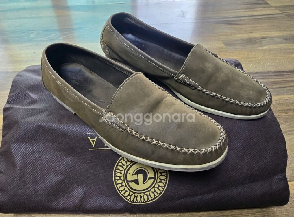 (가격인하) 정품 살바토레 페라가모 로퍼 42 (275) 남성 누벅 로퍼 이미지