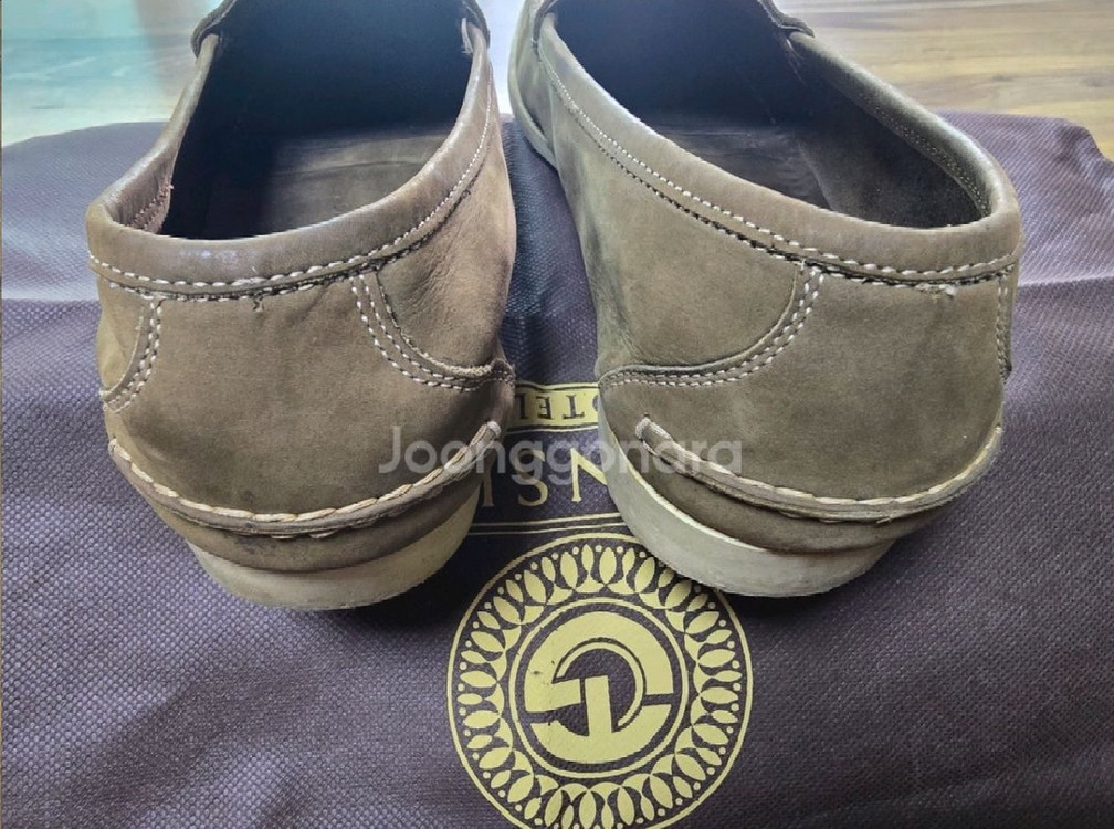 (가격인하) 정품 살바토레 페라가모 로퍼 42 (275) 남성 누벅 로퍼 이미지