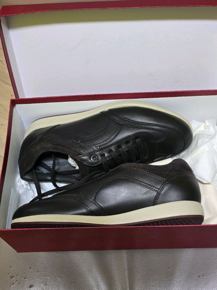 페라가모 남성 가죽 스니커즈 이미지