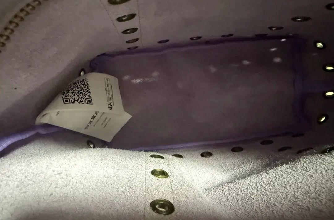 바네사브루노] [24SS] 퍼플 아일렛 장식 소가죽 S 카바스백 이미지