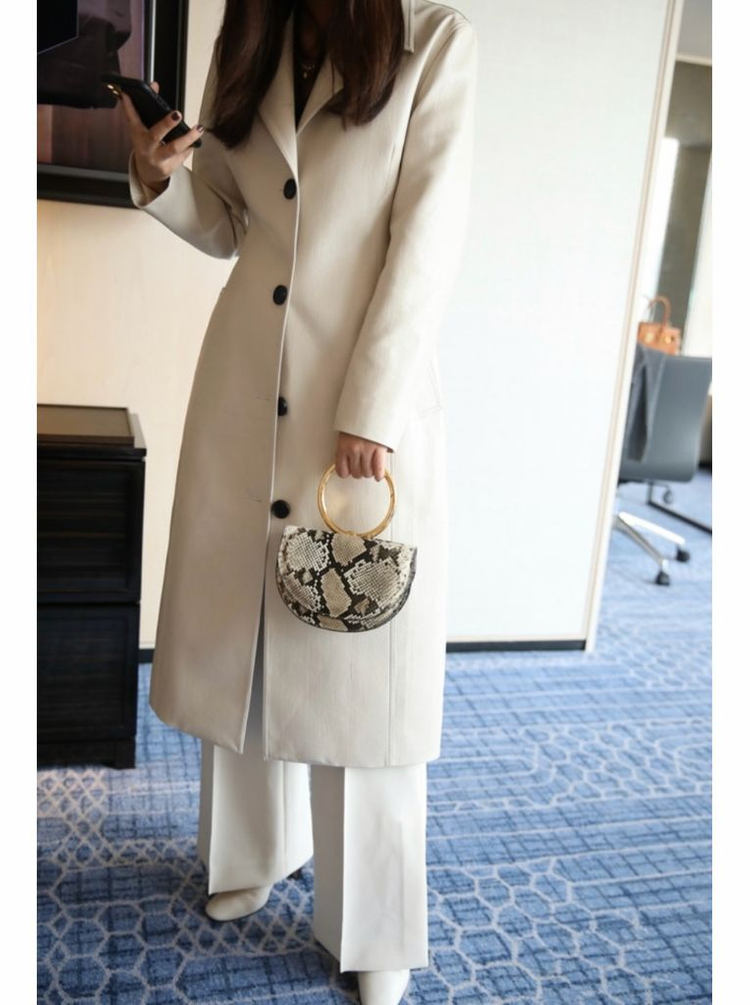 마이아이코 익스클루시브 콜렉터백 파이톤 오르 드주이 오뮤 매니모어몽 쎄모먼 11am 마이아이코 라밤바룸 이미지